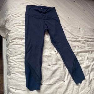 Navy Lululemon crop leggings